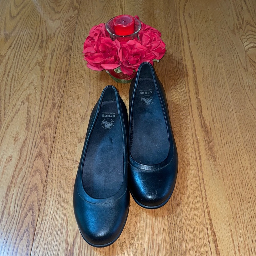 Excellent condition black Crocs work heels